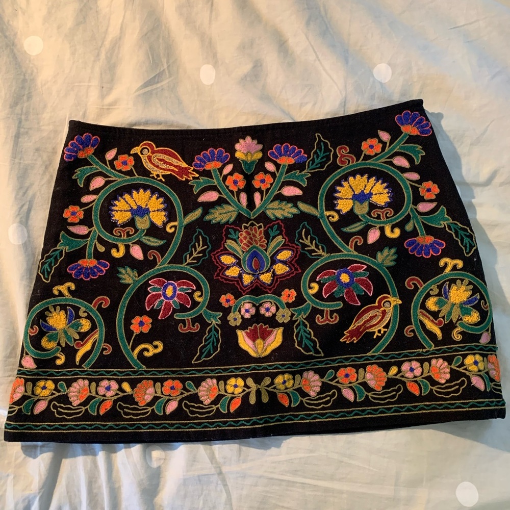 Zara embroidered mini skirt